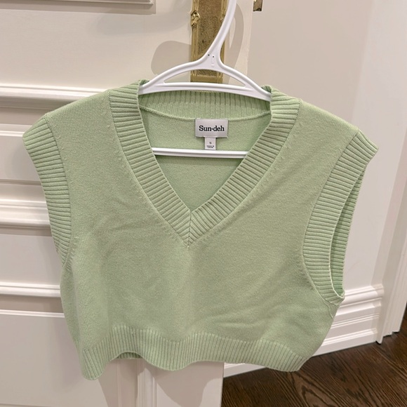 Sunday best Aritzia green cropped vest size small - Picture 1 of 1